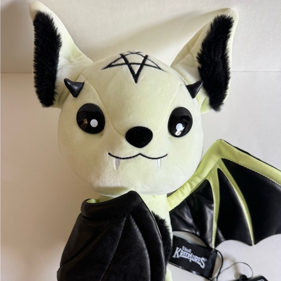 Vampir: Hell’s Lit Kreepture - Picture 5 of 9